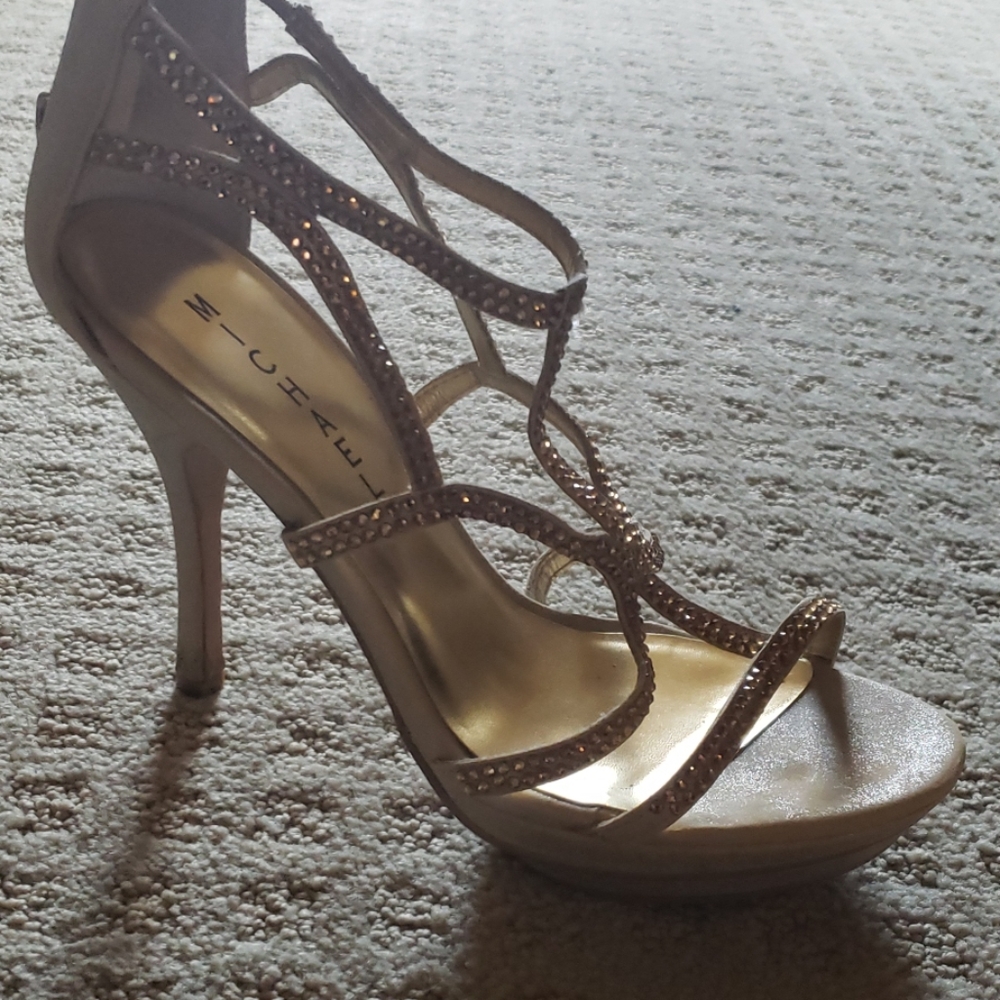 Stilletos - Picture 2 of 4